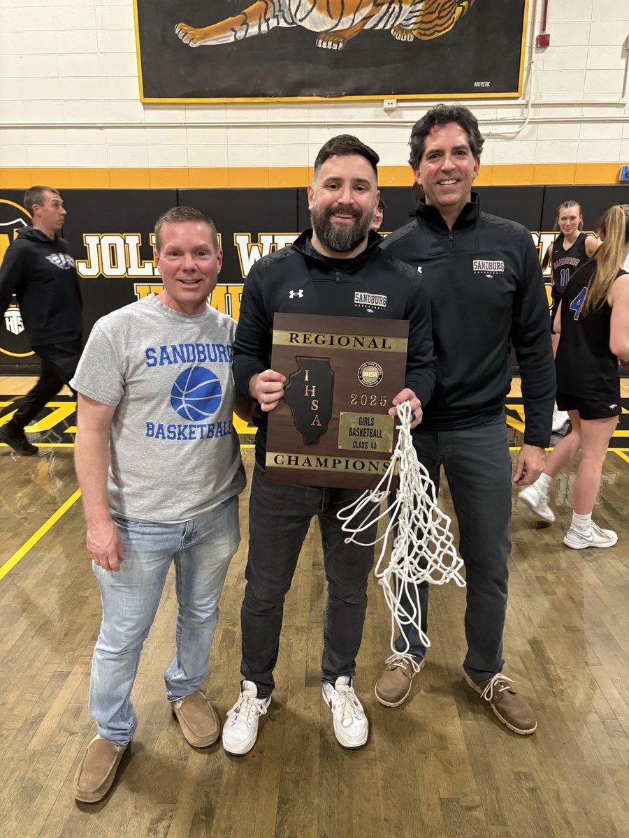 Eagles 62
HF 50

Eagles are REGIONAL CHAMPIONS!!!! 

Great defensive effort, huge free throws, and total team effort. Eagles win #25 and go back to back Regional Champs for first time since 2005!!