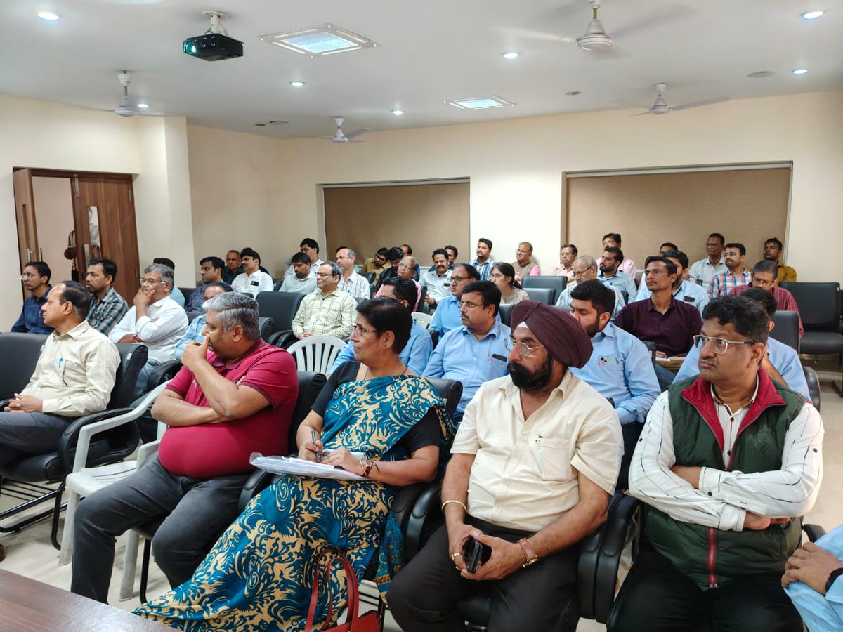 EXCISECGST's tweet image. Indore CGST Commissionerate organized an interactive session on 19.02.2025 in Dewas on the changes proposed in Budget 2025 under GST. Shri Yogesh P Unde (JC) was present along with other CGST officers, Association of Industries Dewas, Tax Practitioners and Taxpayers of Dewas.