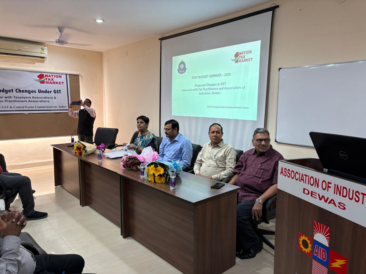 EXCISECGST's tweet image. Indore CGST Commissionerate organized an interactive session on 19.02.2025 in Dewas on the changes proposed in Budget 2025 under GST. Shri Yogesh P Unde (JC) was present along with other CGST officers, Association of Industries Dewas, Tax Practitioners and Taxpayers of Dewas.