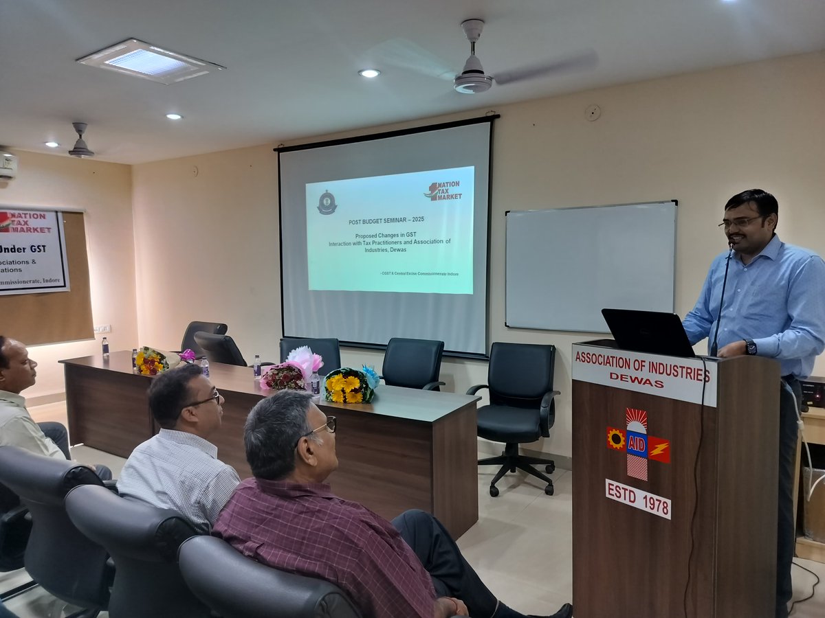 EXCISECGST's tweet image. Indore CGST Commissionerate organized an interactive session on 19.02.2025 in Dewas on the changes proposed in Budget 2025 under GST. Shri Yogesh P Unde (JC) was present along with other CGST officers, Association of Industries Dewas, Tax Practitioners and Taxpayers of Dewas.
