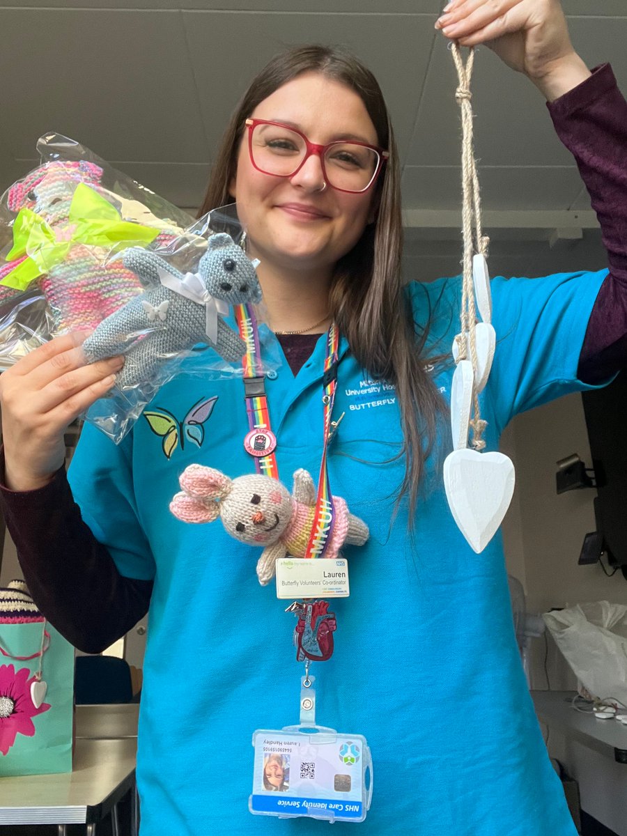 Anne Robson Trust (@annerobsontrust) on Twitter photo Last week, the team at <a href="/MKHospital/">Milton Keynes University Hospital NHS FT</a> put together care packages for patients at the end of their life.
A patient’s daughter asked if her mum could have a pink blanket, along with a heart that said ‘Mum’ - something her daughter could keep forever 💕
#NoOneDiesAlone Last week, the team at <a href="/MKHospital/">Milton Keynes University Hospital NHS FT</a> put together care packages for patients at the end of their life.
A patient’s daughter asked if her mum could have a pink blanket, along with a heart that said ‘Mum’ - something her daughter could keep forever 💕
#NoOneDiesAlone