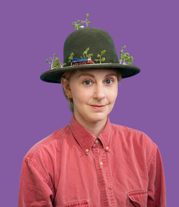 BritoCurrency's tweet photo. Simone Giertz is a Swedish inventor, YouTuber, and entrepreneur known for her quirky “shitty robots.” Born on November 1, 1990, in Stockholm, she gained fame for her humorous robotic creations before shifting to practical product design with her company, Yetch.
#simonegiertz https://t.co/V3YzPA0fcr