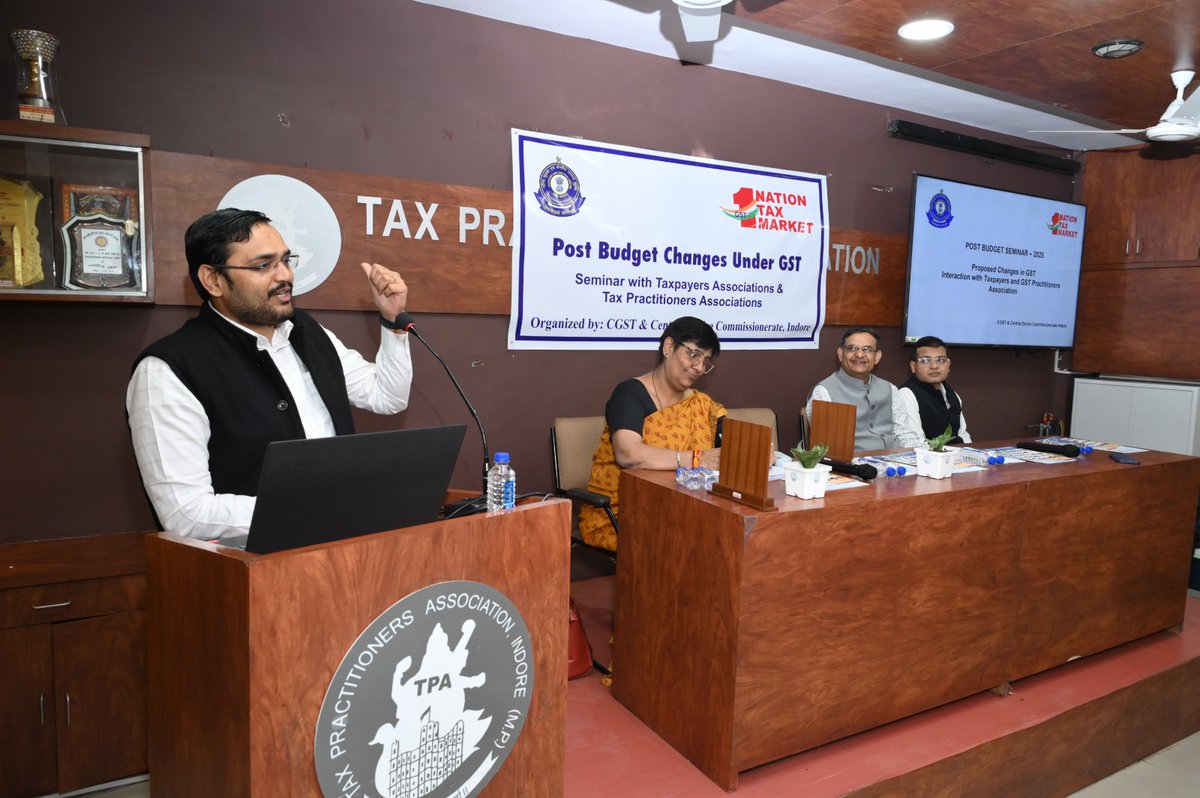 EXCISECGST's tweet image. Indore CGST Commissionerate organized an interactive session on 13.02.2025 in Indore on the changes proposed in Budget 2025 under GST. Shri Yogesh P Unde (JC) was present along with other CGST officers, various Trade Practitioner Association members and Taxpayers of Indore