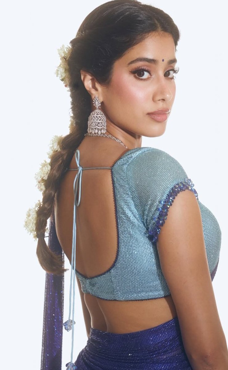 FunPlanet365's tweet image. #CelebsCombo #BackPose
Seerat Kapoor
#JanhviKapoor
Vaani Kapoor
Karishma Kapoor