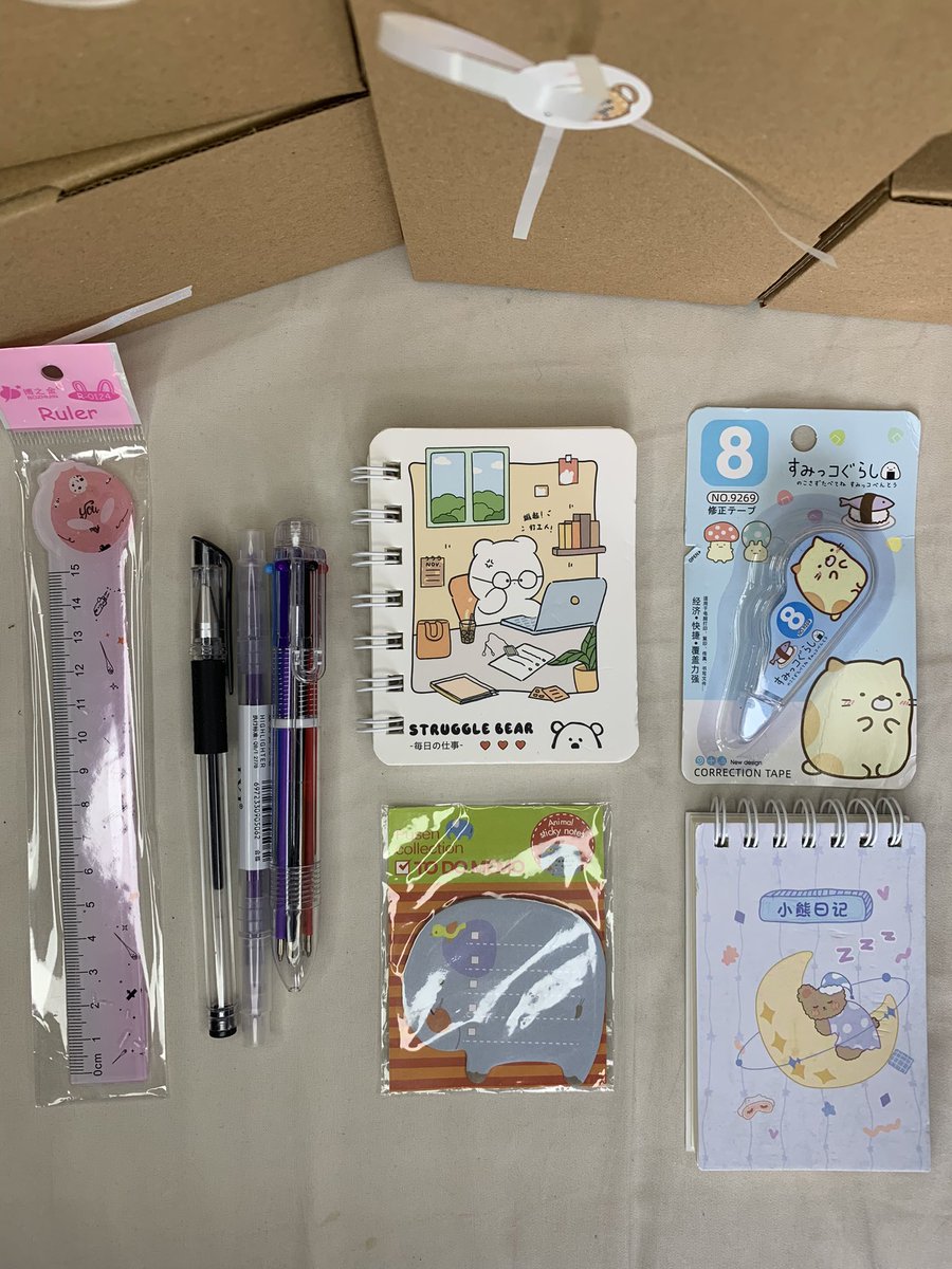 spotifyhere's tweet photo. halooo ada yg mau dapet hampers ini gratis ga yaa? 🥹 cara cukup bantu aku RT dan like postingan ini ajaa, tapi nanti pemenang aku pilih random yaa dan yg terpilih nanti aku dm untuk checkout ini di oyen 🥹🫶🏼  trimakasiii https://t.co/Oy7W3kHP8G