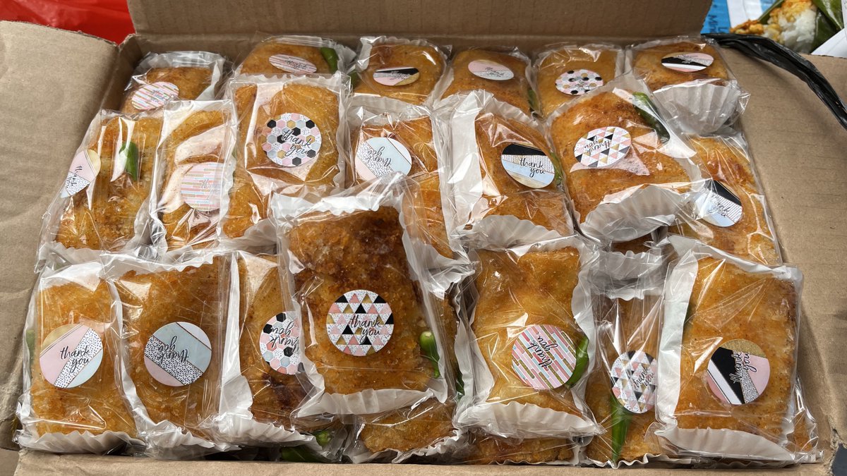 NCTzen Humanity & Help Indonesia (@nctzenhumanity) on Twitter photo #RakyatBantuRakyat
Makanan hari ini dibuat langsung oleh ibu-ibu dari Kampung Susun Akuarium, mereka yang dahulu di gusur kini telah berdaya!
cc <a href="/barengwarga/">Bareng Warga - #IndonesiaGelap</a> #RakyatBantuRakyat
Makanan hari ini dibuat langsung oleh ibu-ibu dari Kampung Susun Akuarium, mereka yang dahulu di gusur kini telah berdaya!
cc <a href="/barengwarga/">Bareng Warga - #IndonesiaGelap</a>