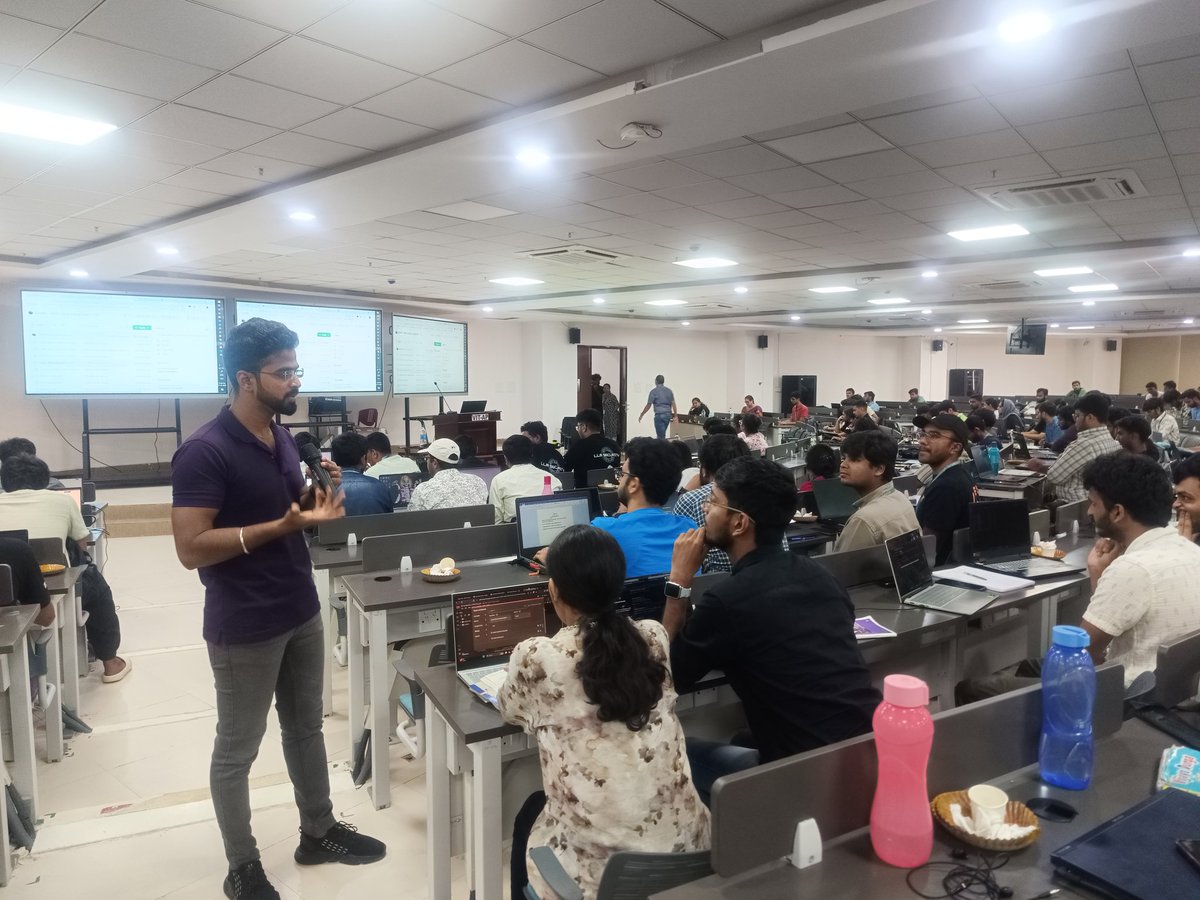 nullvja's tweet photo. Deep Dive into RAG with LangChain! 🔥

Attendees are actively engaging with Jai Ganesh S, asking insightful questions about RAG (Retrieval-Augmented Generation) using LangChain! 🤖✨

Interactive learning at its best! 🚀 Stay tuned for more updates! 📸 #RAG #LangChain #AI https://t.co/8KxnvokE4m