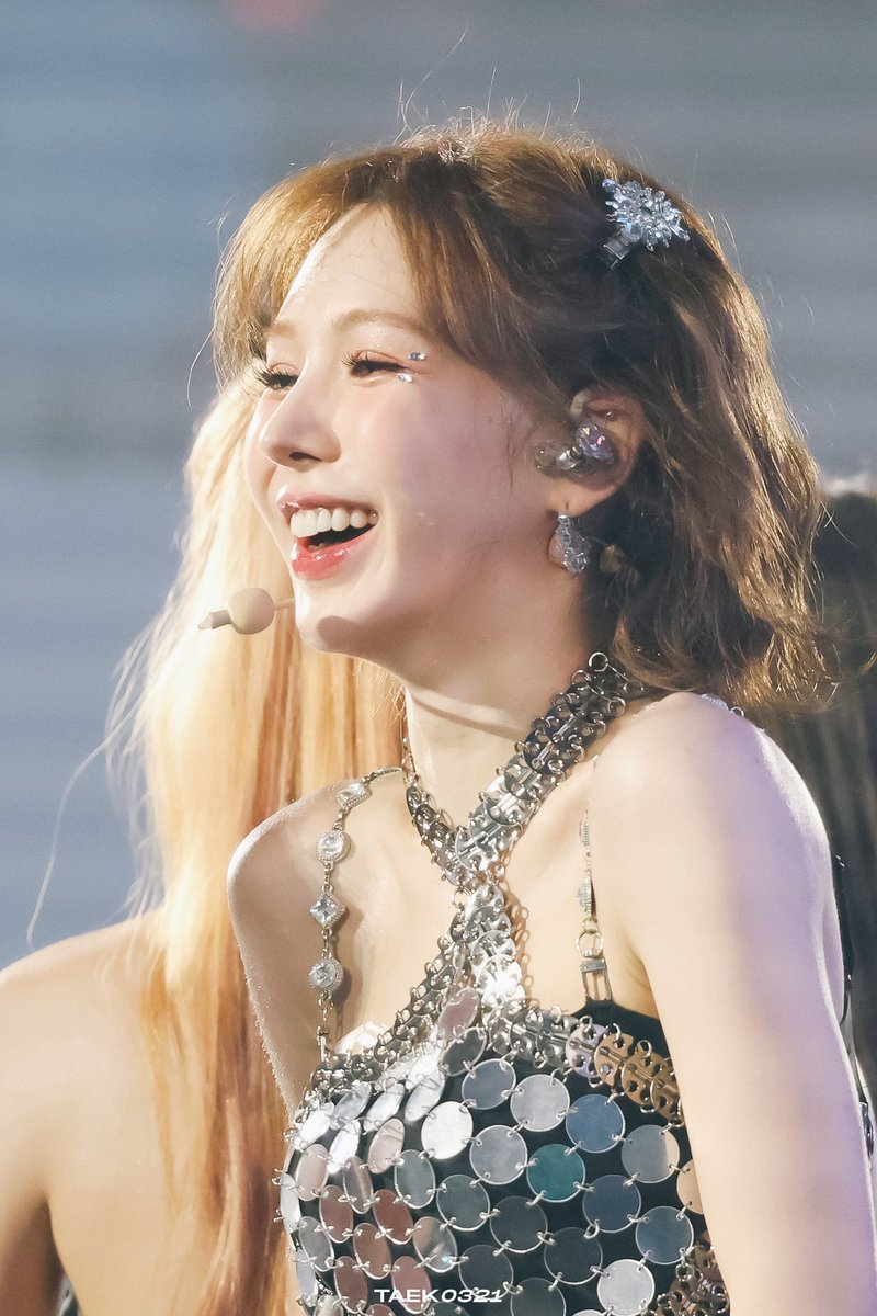 Taek0321's tweet photo. 💙HAPPY WENDY DAY 💙
#BestEverWendyDay 
#HAPPYWENDYDAY
#온세상이_웬디로_물들어 https://t.co/FCHhvTv7GI