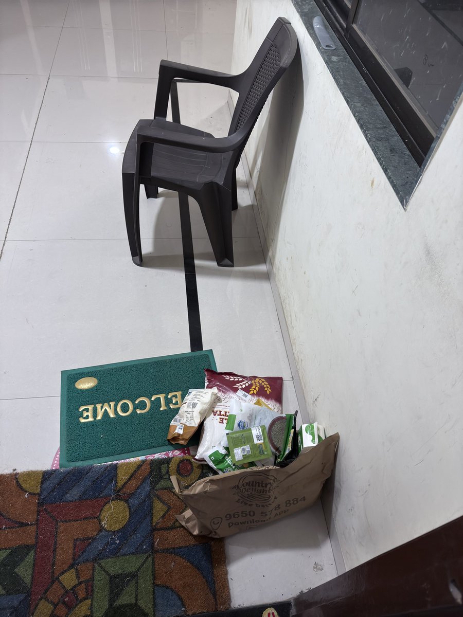 cooldude_sac's tweet image. @MilkCountry why all the highly expensive products treated like this. Why not paper bag why not use chair to keep why shoes dirt and other dirty stuff need to go your kitchen platform. #demart @MilkCountry @ProvilacMilk @Prideofcows