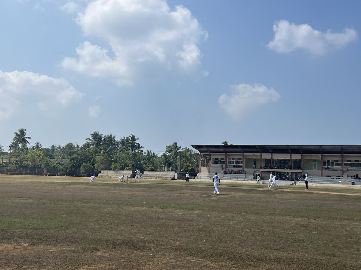 WinCollCricket's tweet photo. U18s struggled at Bandaragama as a strong attack knocked over the top 3. Rhys led the recovery with 28, Will, James, Stan, George B battling too.
The openers smashed to 62 in 7 before Stan and the spinners got to work, Sam, Tom, George applying the squeeze on our way to a win. https://t.co/X7xsVwsYBD