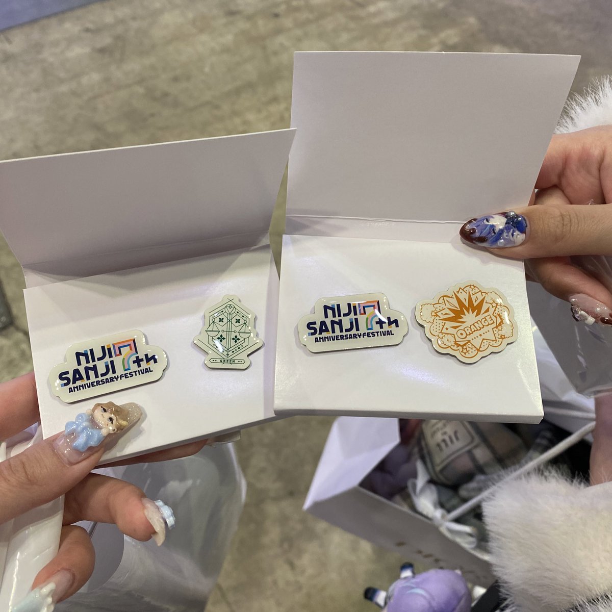 __yukyr_'s tweet photo. @1

にじさんじフェス にじフェス 入場特典 ピンバッジ 

譲 グリーン オレンジ

求 インディゴ

現在会場におります。現地手渡し希望です。
よろしくお願いいたします。 https://t.co/kYkFAclDNr