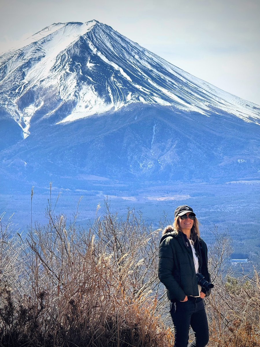 Mt. Fuji is so BIG! 🏔️💙