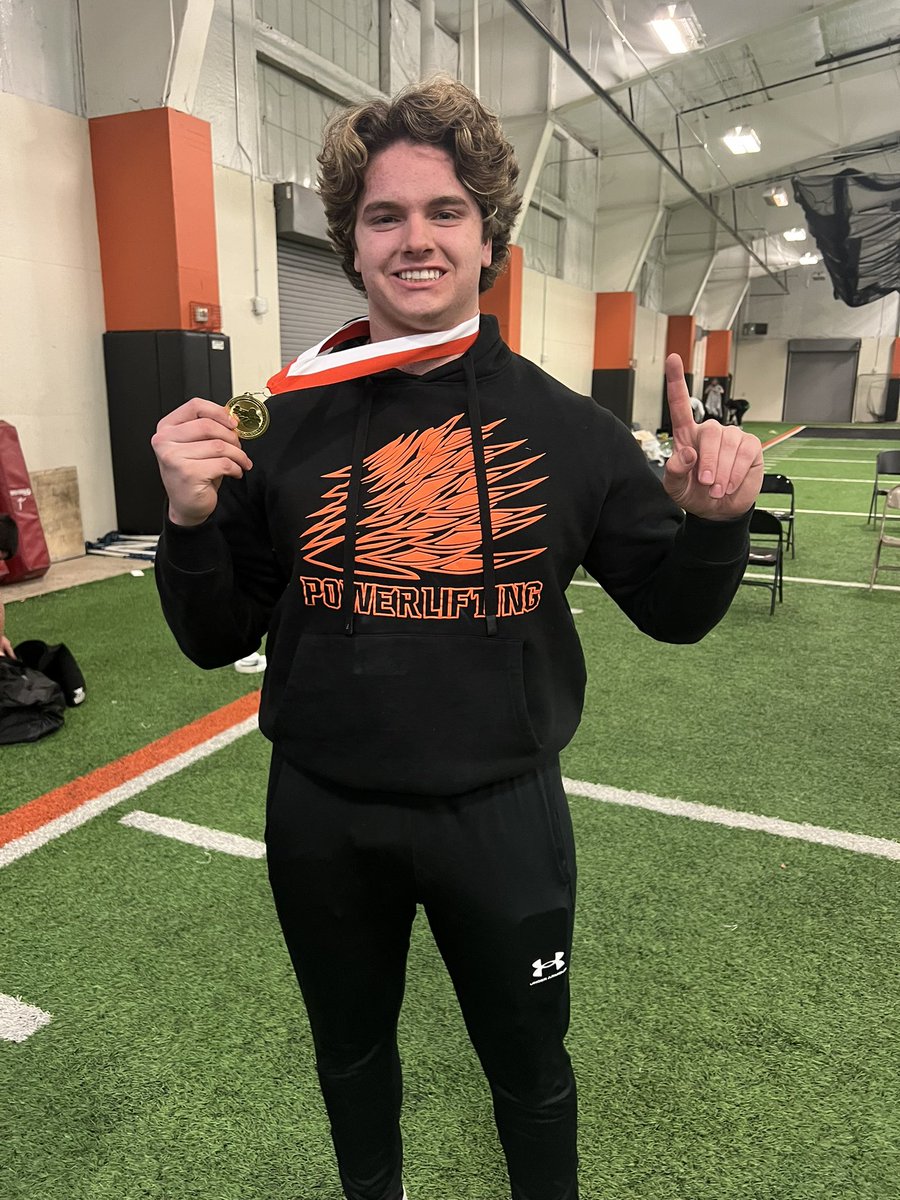 hayden2nichols's tweet photo. Super blessed to be able to call myself a District Champ tonight!! First place in the 242 weight class!! 
535 Squat
405 Bench (PR)
515 Deadlift
@CoachGainesRec 
@CoachTJones08 
@Coach_Hulett 
@fedoras_rule 
@MilesBrandon16 https://t.co/UAjLVRDiUz
