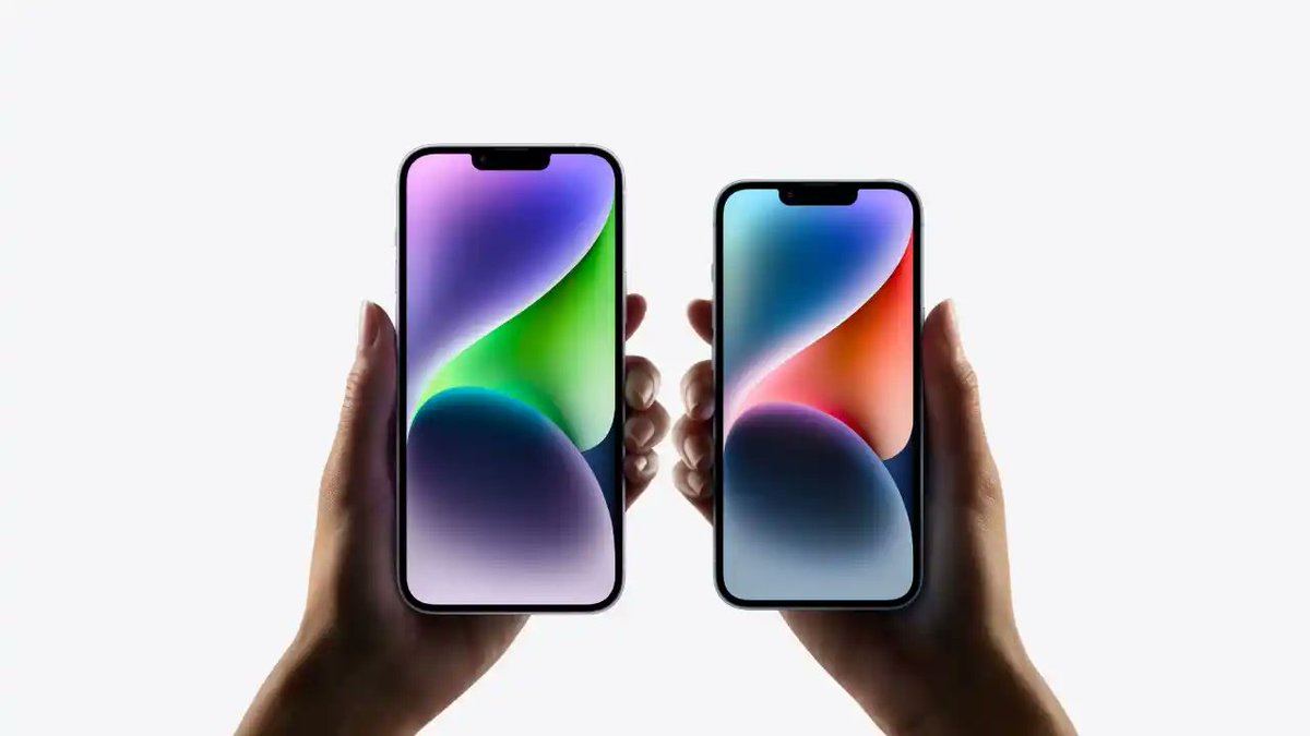 FreeFastMedia's tweet photo. Apple is set to replace the iPhone SE 3 with the iPhone 16e, featuring a 6.1” OLED display &amp; A18 Bionic chip! Meanwhile, the iPhone 14 &amp; 14 Plus may be discontinued due to low sales &amp; EU USB-C rules. 📱⚡ #iPhone16e #Apple #TechNews #Freefast https://t.co/7D0fzgI4jX