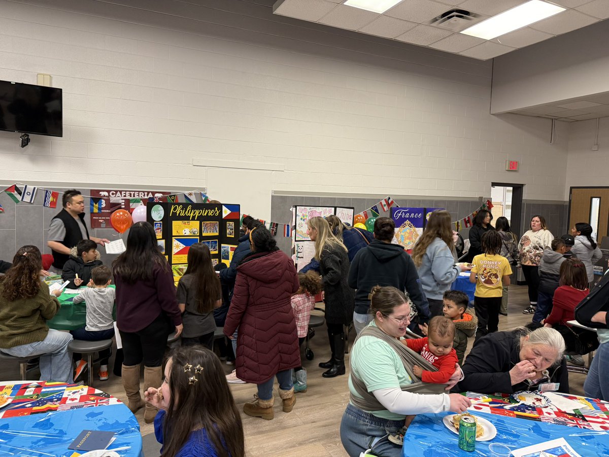 Christy Robbins (@crobbinscrs) on Twitter photo Multicultural Night at NRE <a href="/NorthrichBears/">Northrich Elementary</a> #risdbetheone #nrebettertogether #risdinsider Multicultural Night at NRE <a href="/NorthrichBears/">Northrich Elementary</a> #risdbetheone #nrebettertogether #risdinsider