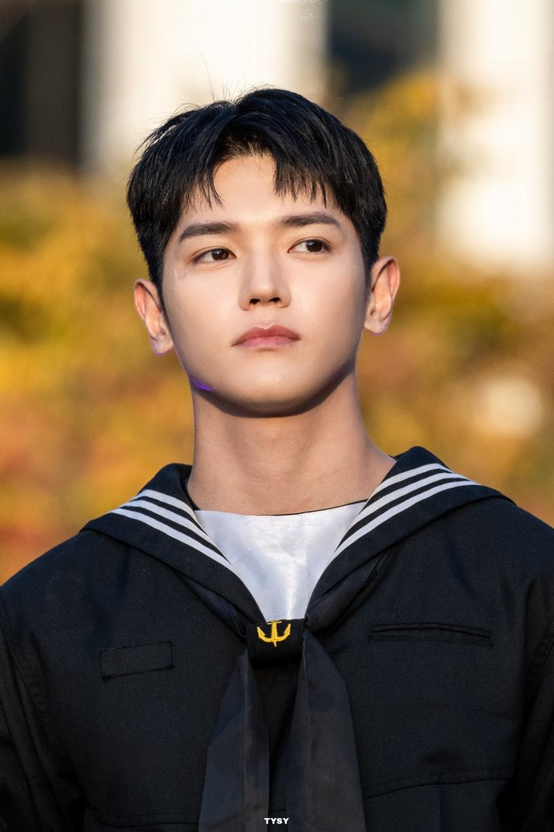 taeyongpictures's tweet photo. a facecard that never declines. https://t.co/zMy4NDecZU