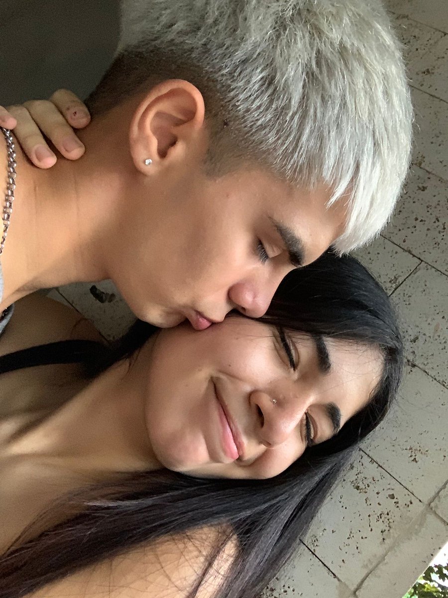 Evacoronel18's tweet photo. eramos re chulitos🥺💗 https://t.co/IhvheKl5iS