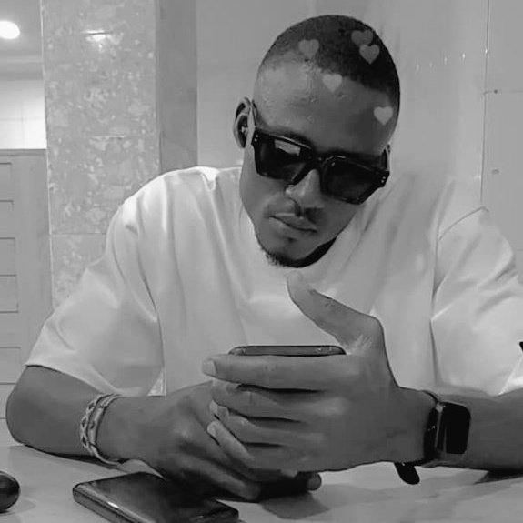 CodeCode261353's tweet image. #NewProfilePic