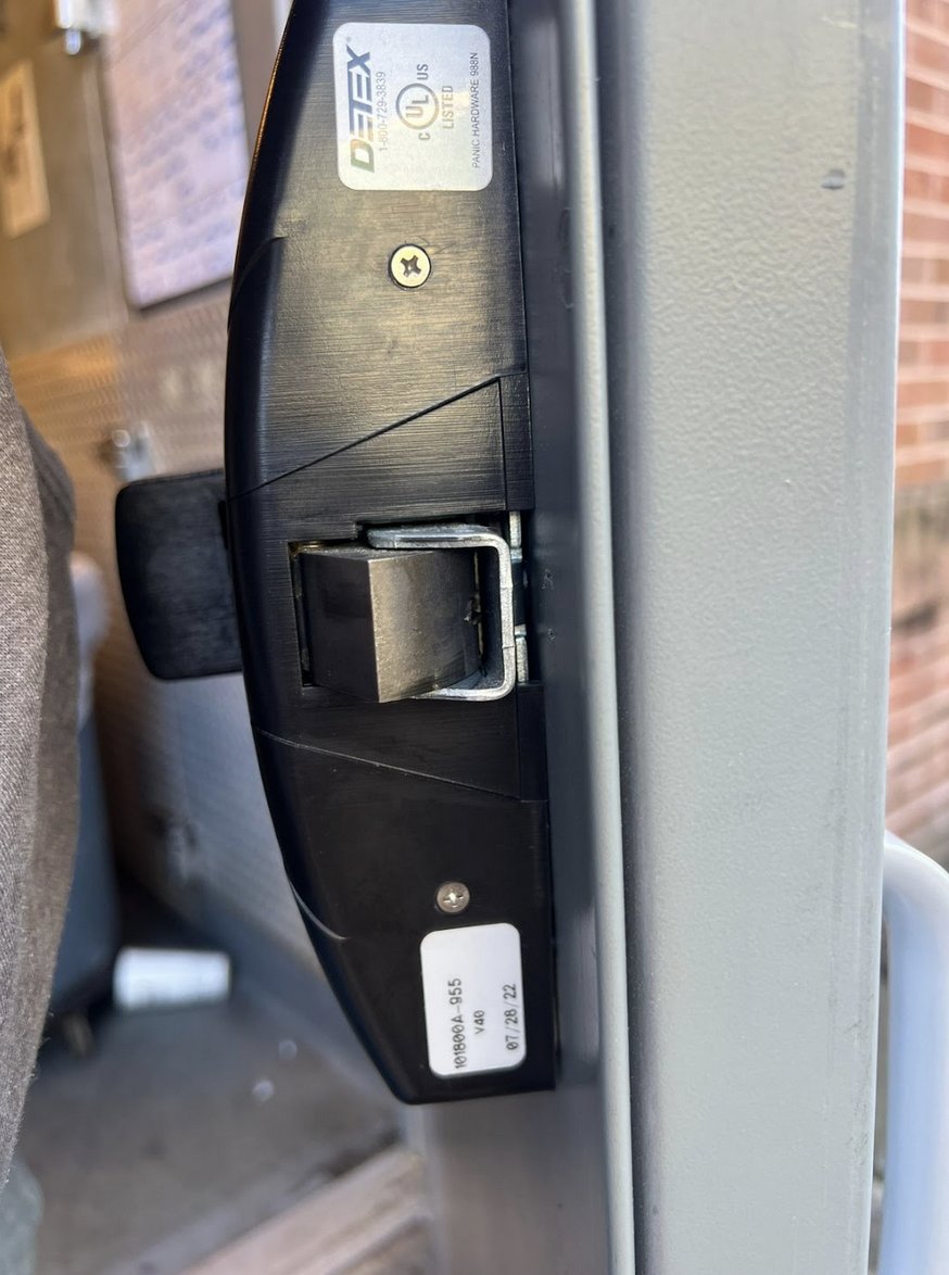 DknyLocksmith's tweet photo. 🚪 Secure &amp; Reliable! 🚪

Another exit device expertly installed by DKNY Locksmith! 🔑 Ensuring safety for your business, one door at a time.

📞 Contact us today!  https://t.co/ABlYF2ZBdY 919-752-7557 https://t.co/5sDQk31FEN
.
.
#ExitDevices #RaleighNC #RaleighLocksmith https://t.co/unfXZMRMUc