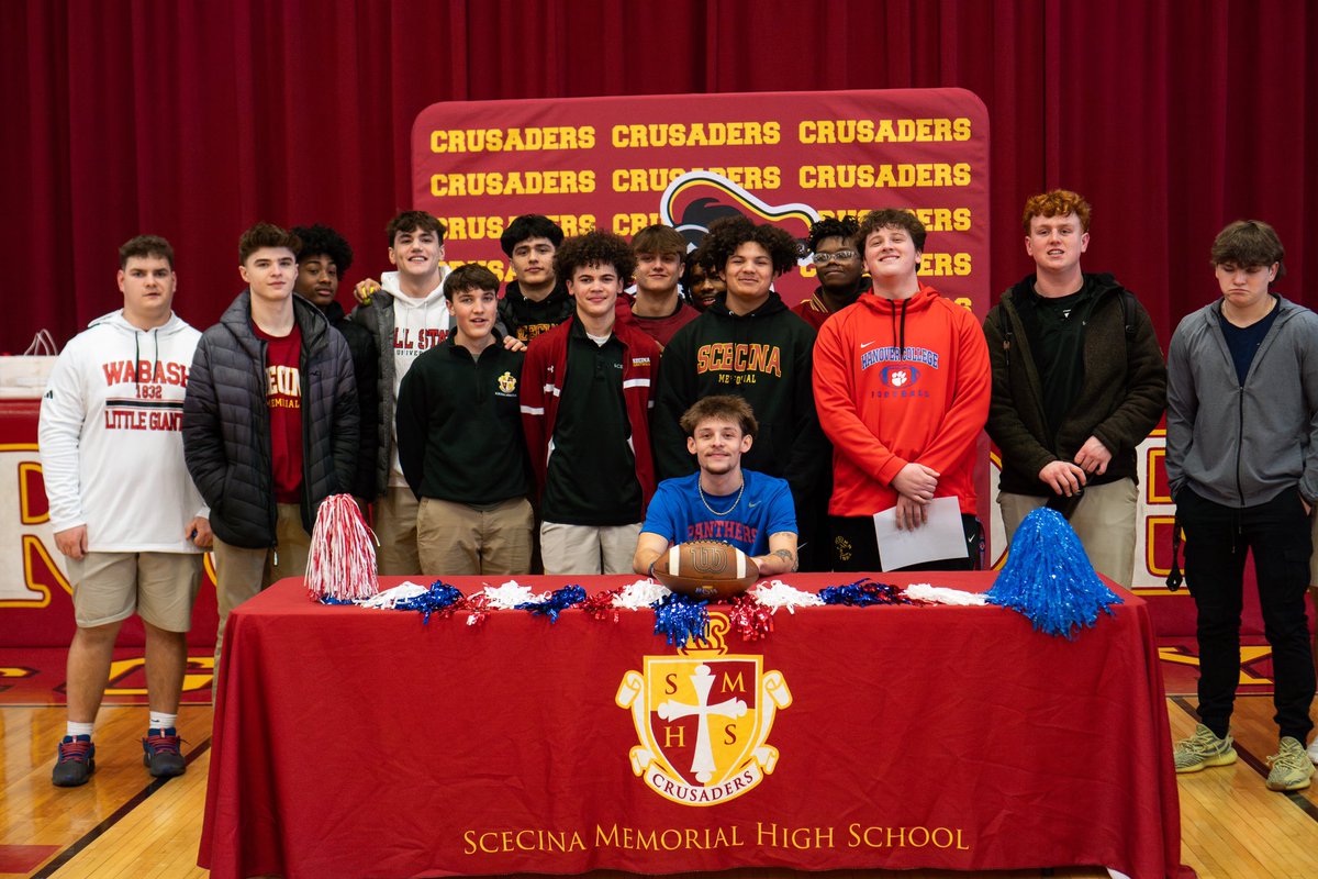 joealarconjr's tweet photo. officially official 🖊️…. 
@ScecinaFootball @HanoverFTBL @MTHEO12 @Dan_Harris31 @SportsRatedPG @SMHSathletics https://t.co/TTnJqFdDoL