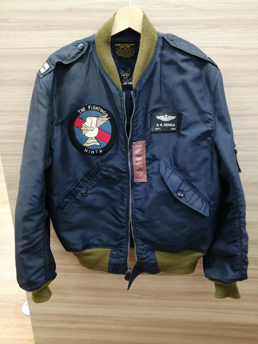 OFFHOUSESHIBATA's tweet image. こんにちは👋
オフハウス新発田店です！
buzzricksons入荷です！
ファスナーは破損してますがvintage感は最高です💪
是非オフモールへgo‼️
#オフモール祭 
#buzzricksons
#vintage
#オフハウス新発田店