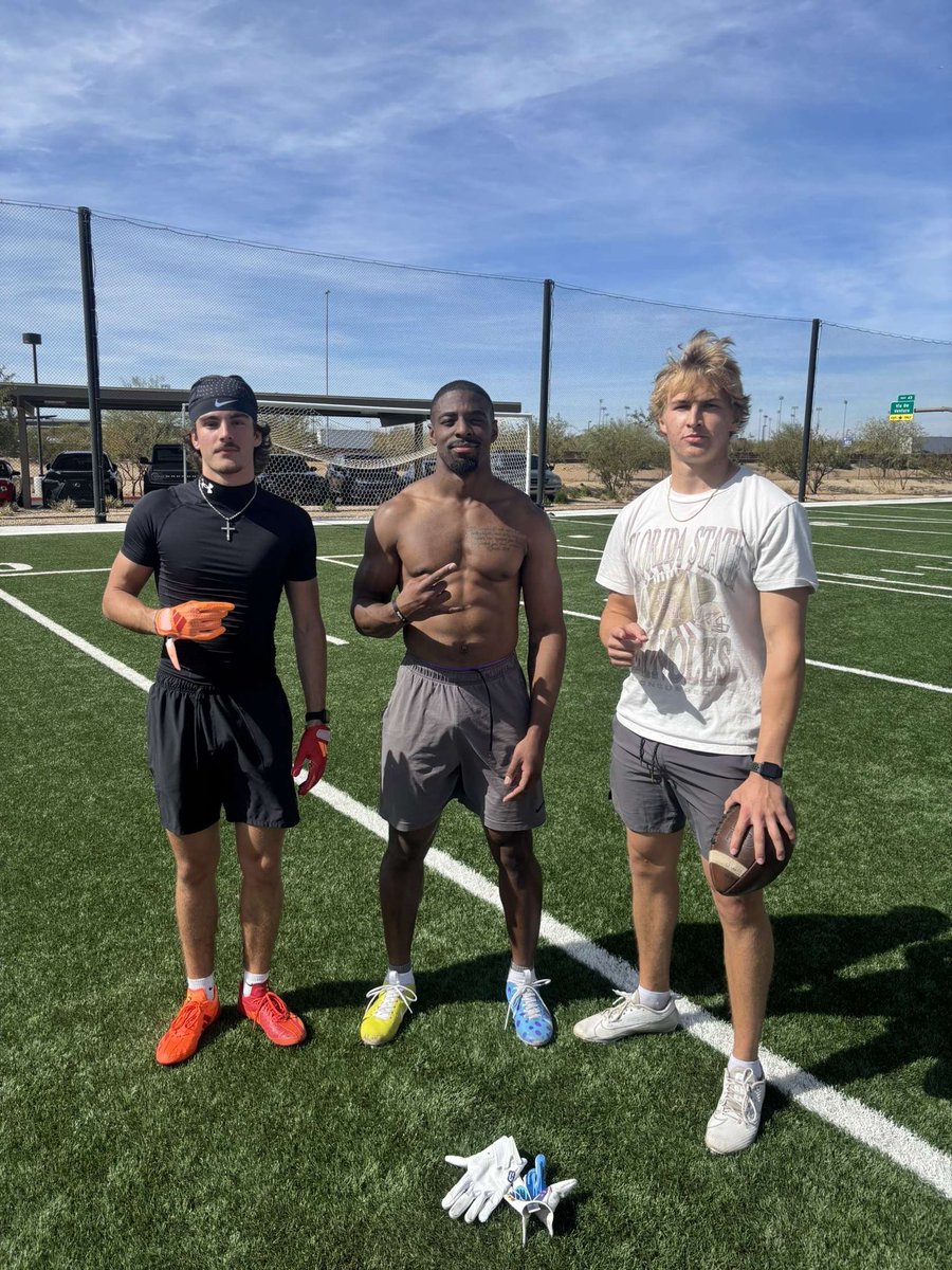DeboyJacob's tweet image. Thank you @Elev8QBacademy for having us out here getting extra work💪
@LFC_FOOTBALL