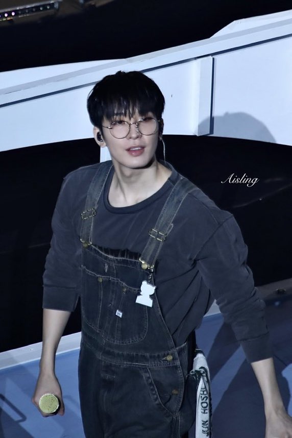 멜빵 원우°•  ݁₊ . 🧸

2016년                                     2024년