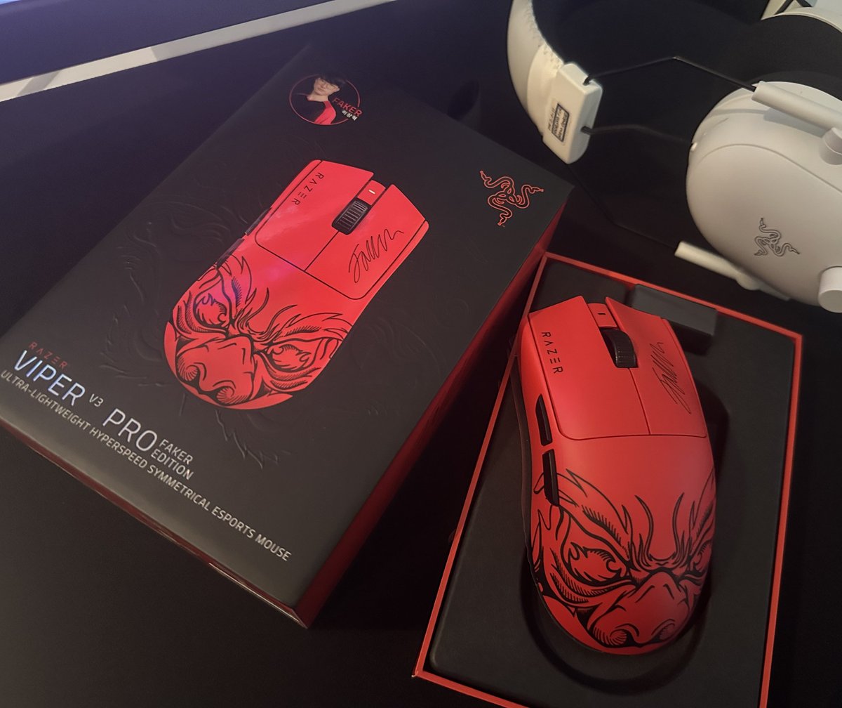 HyunminVAL's tweet image. One of a kind #1 mouse by the goat Faker 😃
#ForThePro @faker @TeamRazer
