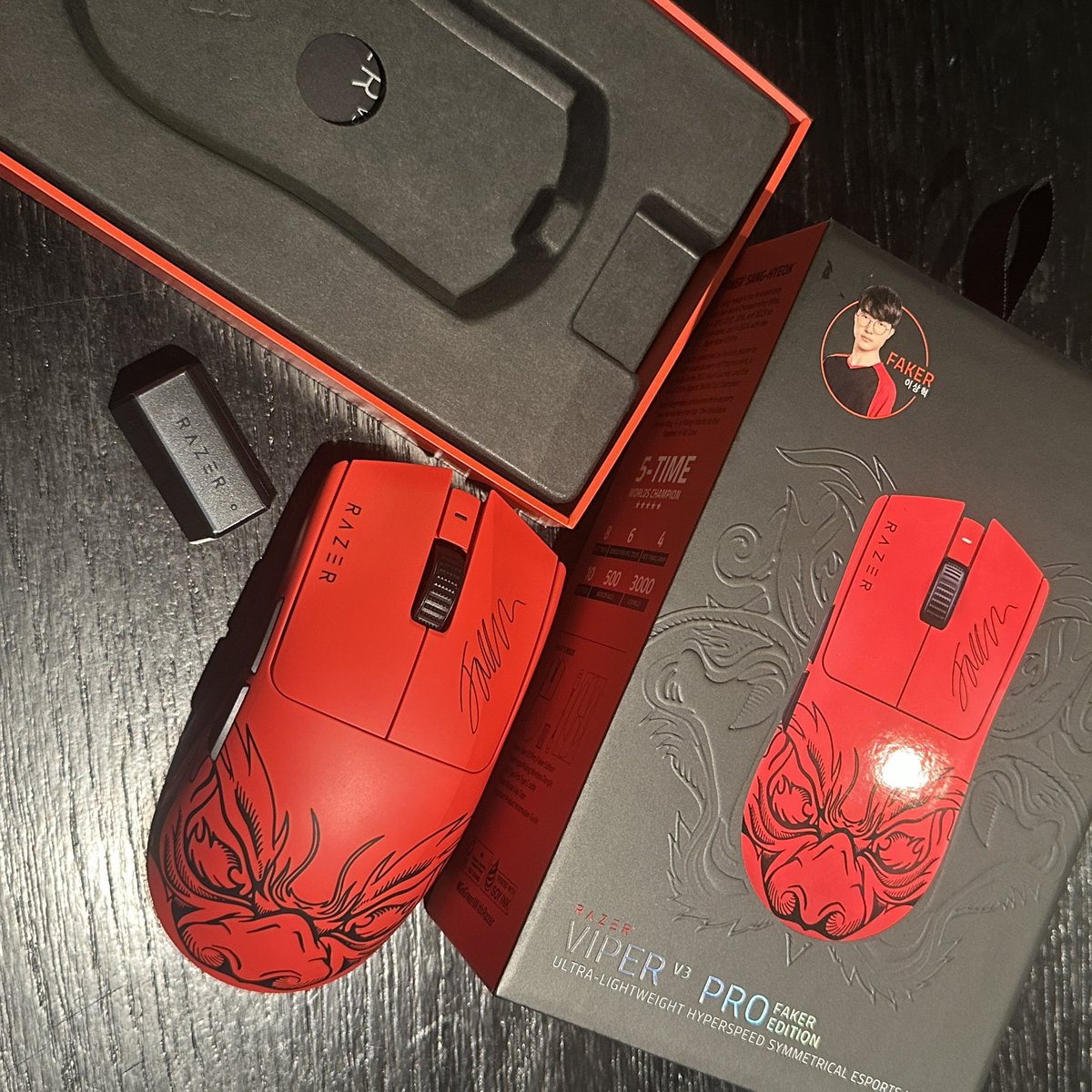 I love this faker's sign so much🔥
# 1 mouse #ForThePro

<a href="/faker/">T1 Faker</a> <a href="/TeamRazer/">Team RΛZΞR</a>