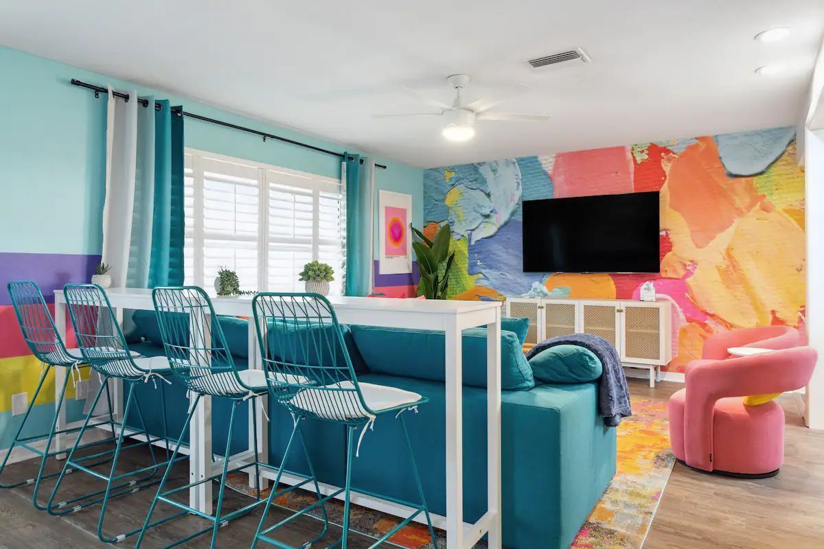 AdvntureCapital's tweet photo. Originally a 4-bedroom, this rental has been thoughtfully expanded into a 5-bedroom layout to accommodate more guests. The interior showcases a dynamic tropical theme, blending vibrant colors and bold design elements to create an inviting and memorable atmosphere.

#VacationHome https://t.co/Rwfy8cgaAV