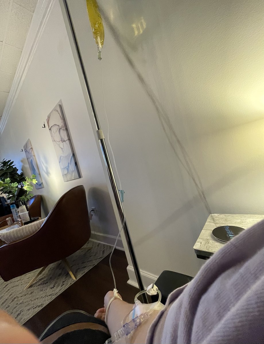 Devchicajas's tweet image. Just had an IV drip earlier today to help with recovery. Feeling a bit better now. 💪💧 #RecoveryMode