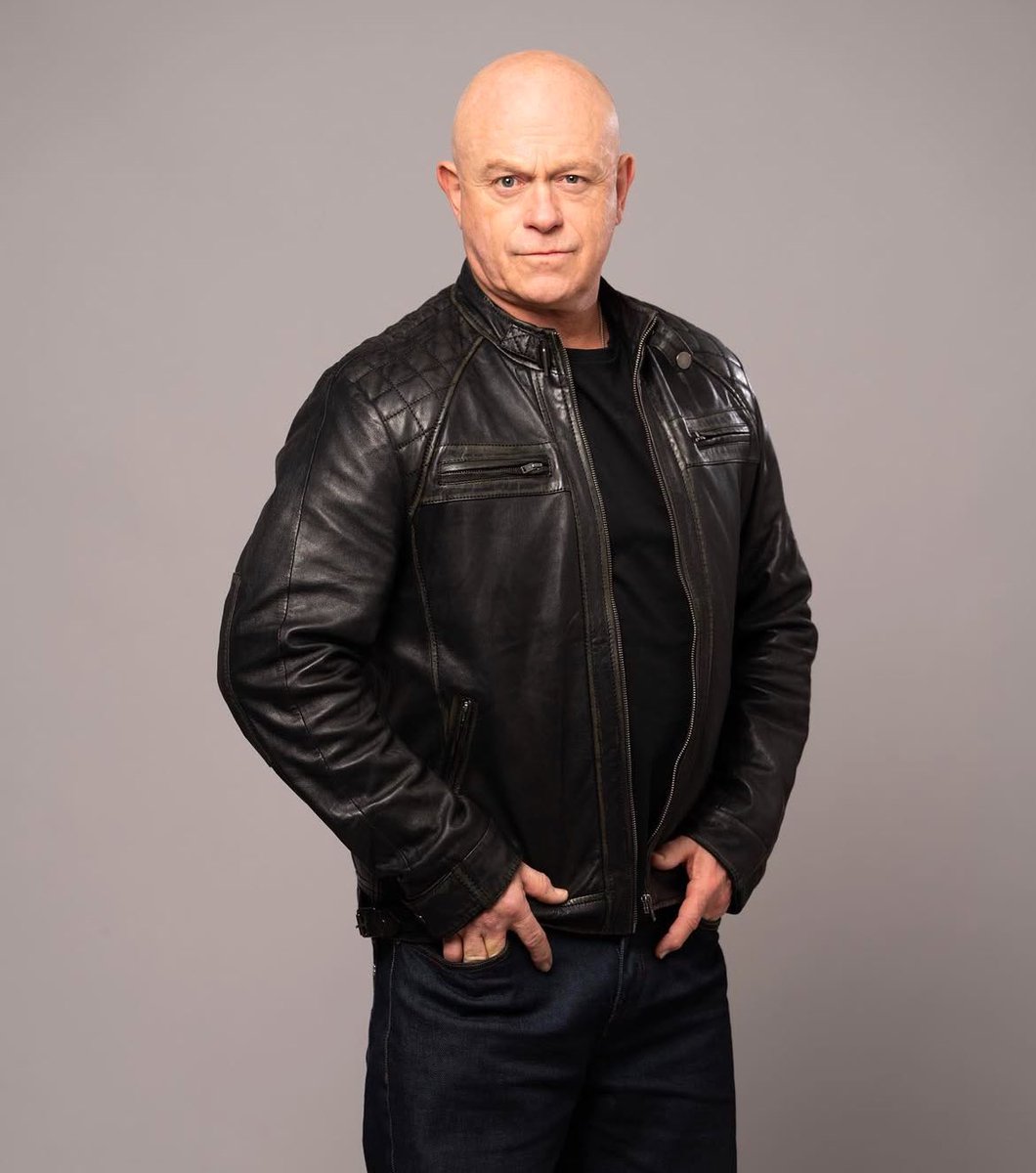 bond2365's tweet photo. If this guy turns up! Then shit is going down 👍 #grantmitchell 
@RossKemp @bbceastenders https://t.co/FHeM9kzoSn