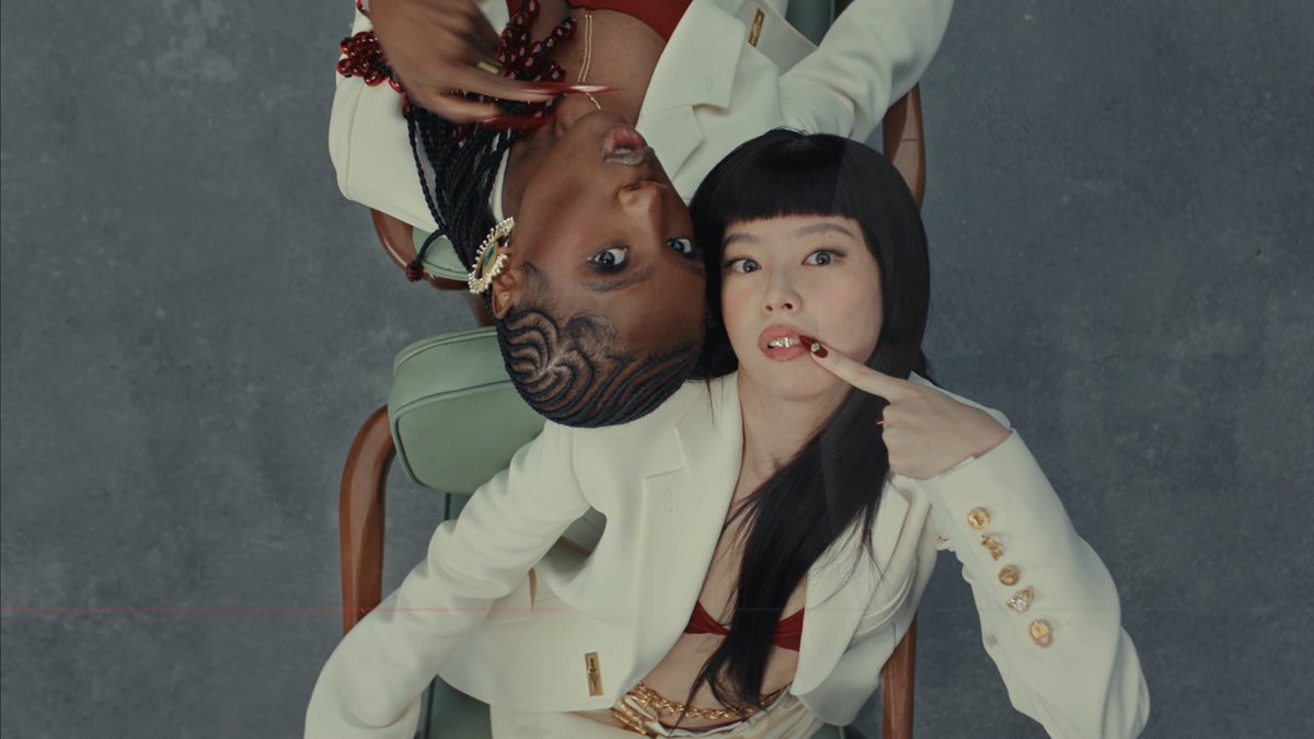 PopBase's tweet photo. JENNIE and Doechii have dropped the music video to ‘extraL.’

Watch: https://t.co/7Za9X5IM67 https://t.co/yCKOfKaMGO