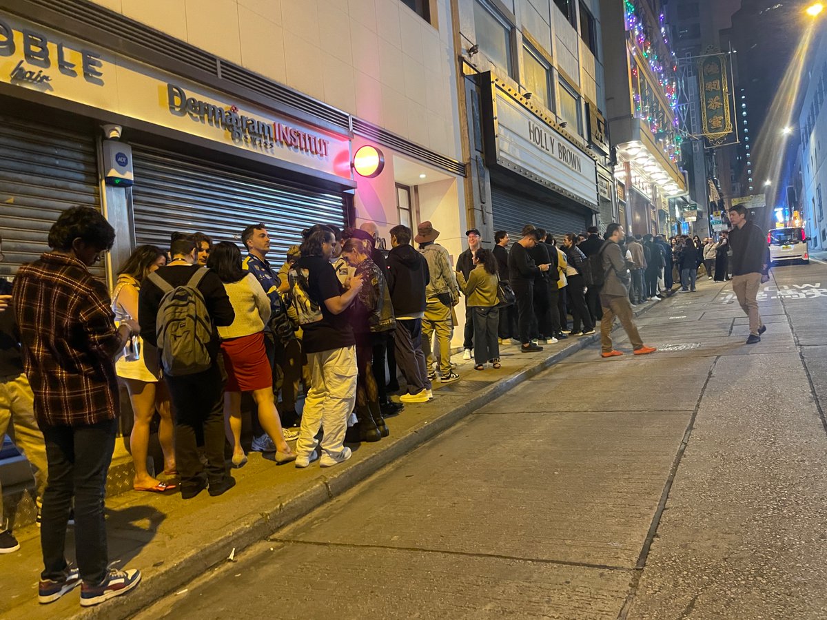 dotops's tweet image. Courtesy of The Host, Everyone fly to Hong Kong for sharing DEFI IDEA especially The Unforgettable Experience of The Luk Yu Tea House Party last night.

Wish you all healthy, wealthy, strong, loving, lucky, love ❤️ peace during The Year of Snake.

#CONSENSUSHONGKONG2025