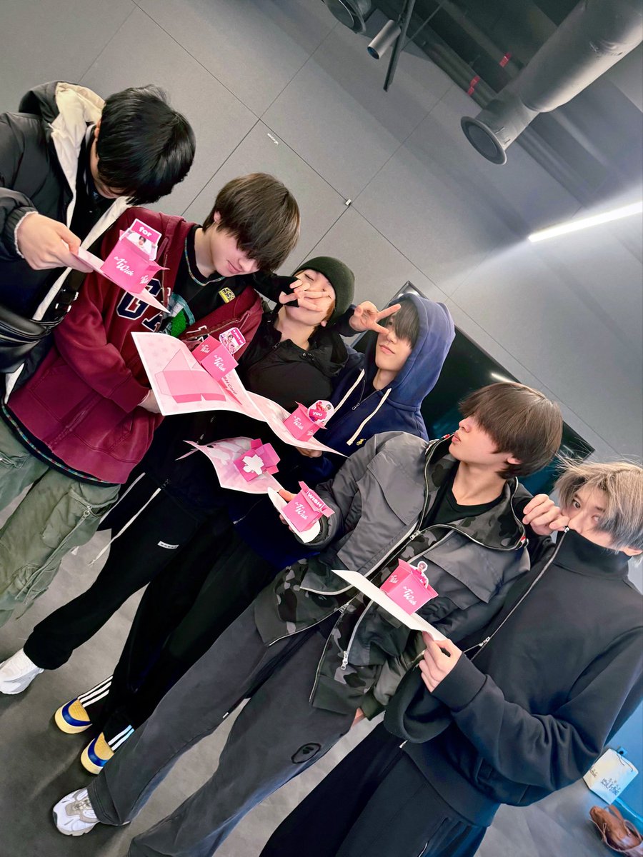 머리가다왜이래
앞을안보고싶은거야?
