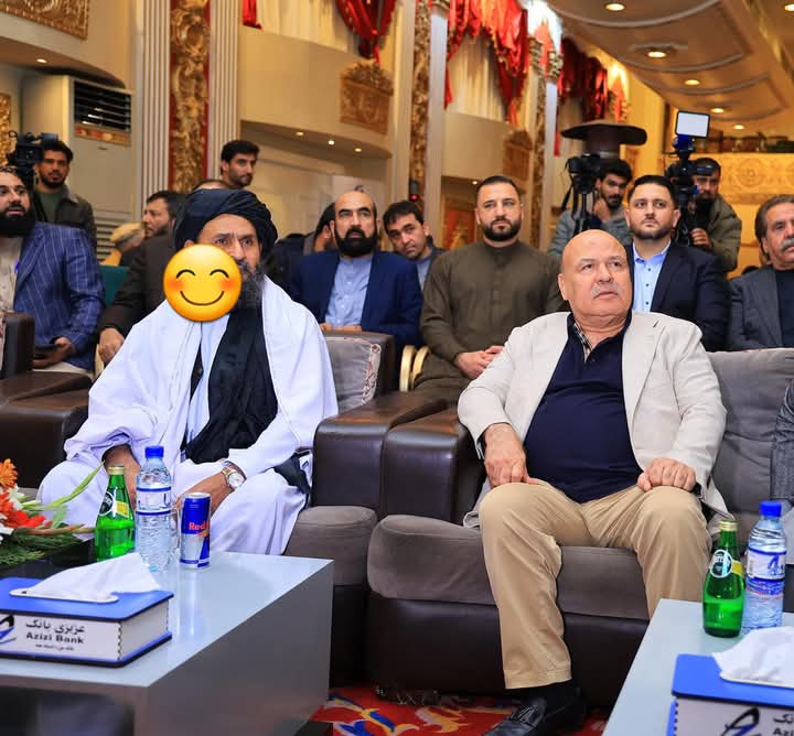 نن به بیا دپردي پالو او وطن پروشانو پر زړه حمله ورغلي وي
په انځور کي زموږ دابادۍ امام او دافغانستان امباني،
 دتبۍ توده غاړه شین دګوړي چای او داسي دمیني او اتحاد  خبرونه.😊