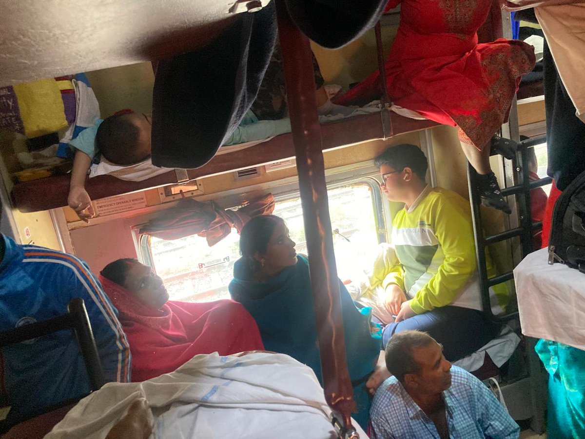 avik86t's tweet photo. @RailwaySeva @rpfecrmgs https://t.co/i9pT4K9lYW