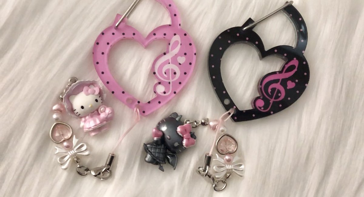 ⊹˚. ♡ 러브올데이 카라비너 통신판매 ♡ .˚⊹

#RT추첨 두 분께 원하시는 카라비너 1종 보내드릴게요 ♥︎

♡  2. 21 (금) 20:00 ~ 2. 23 (일) 20:00

⟡  선착특전 O / 굿즈이즈굿 V.2 현장수령 가능
⟡  모든 문의는 윗치폼메시지 

→ witchform.com/payform/?uuid=…