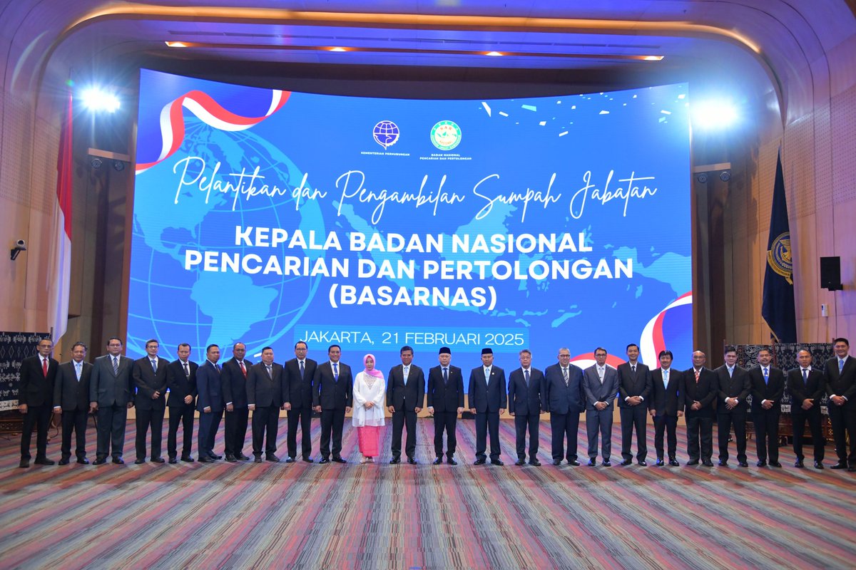 HumasSARKendari's tweet image. Jakarta, 21/02 - Pelantikan dan Pengambilan Sumpah Jabatan Kepala Badan Nasional Pencarian dan Pertolongan (BASARNAS) Marsekal Muda TNI Mohammad Syafii

#basarnas
#kabasarnas
#basarnaskendari
#humassar304