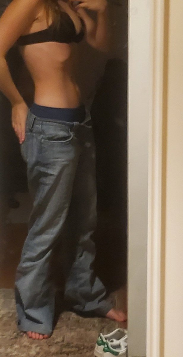 yulia3241's tweet photo. throwaway account, please give me a bmi estimate #ed #edtwt https://t.co/YX1plW89v1
