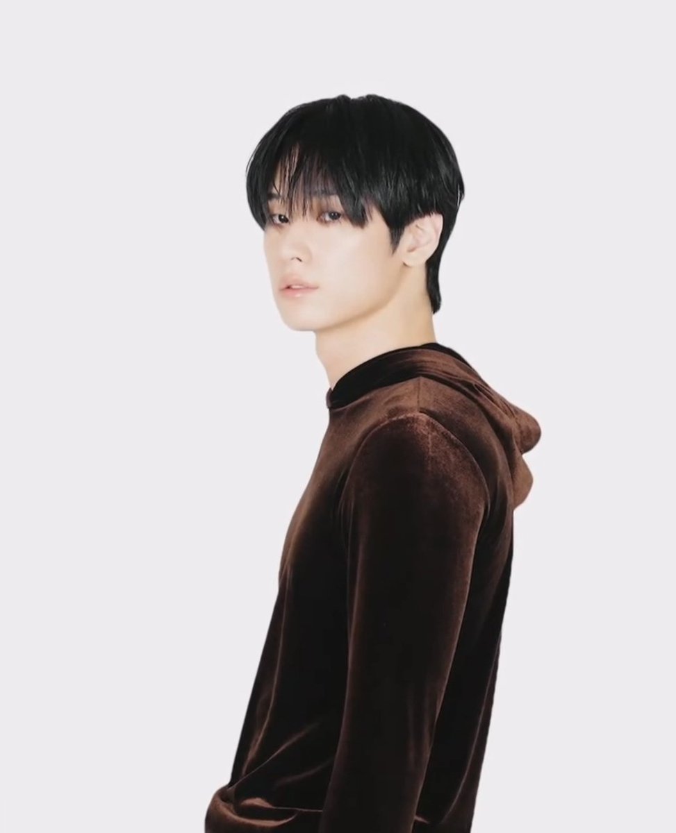 챠 tweet media