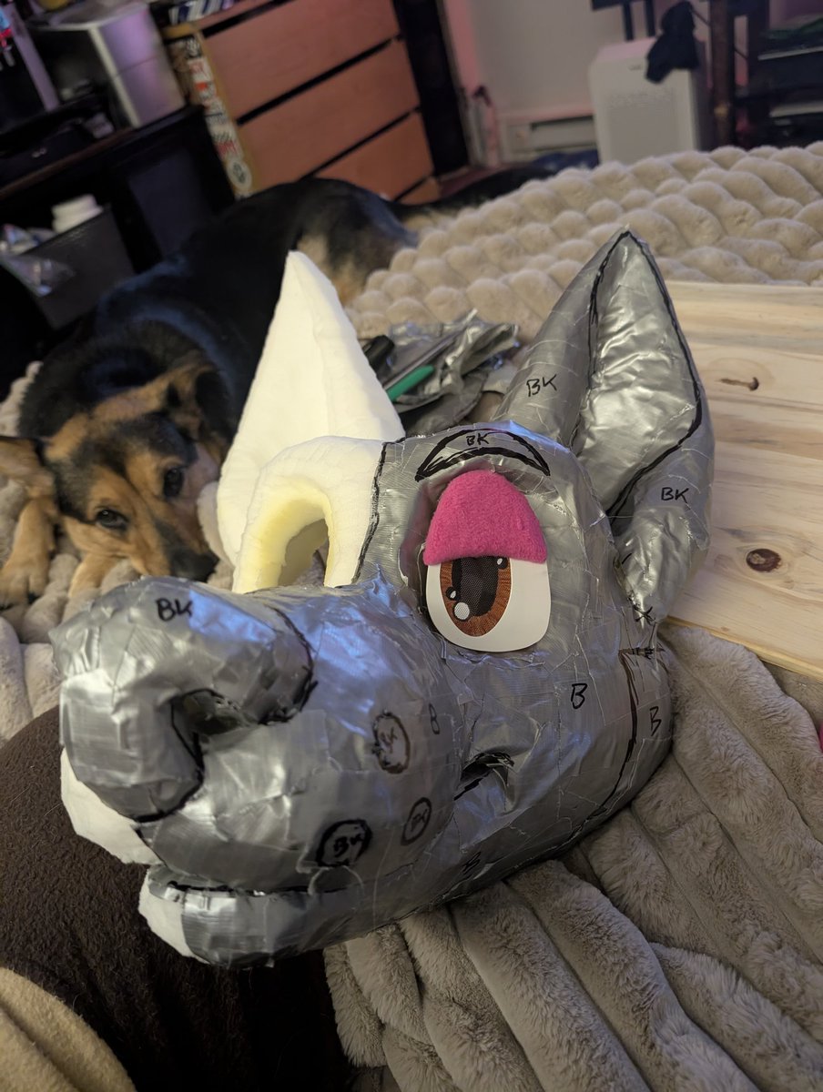 WTRsausage's tweet image. Current commission queue:
-dragon head refurb: complete
-Handpaws: complete
-YD full plantigrade fursuit: now-June 25
-Dexcoon full digigrade fursuit: June-Sept 25
-Dragon cuddle feet paws: Oct25
-Fursuit Head: (quoting) Nov25
#fursuitmaker #fursuitbuilder #FursuitFriday