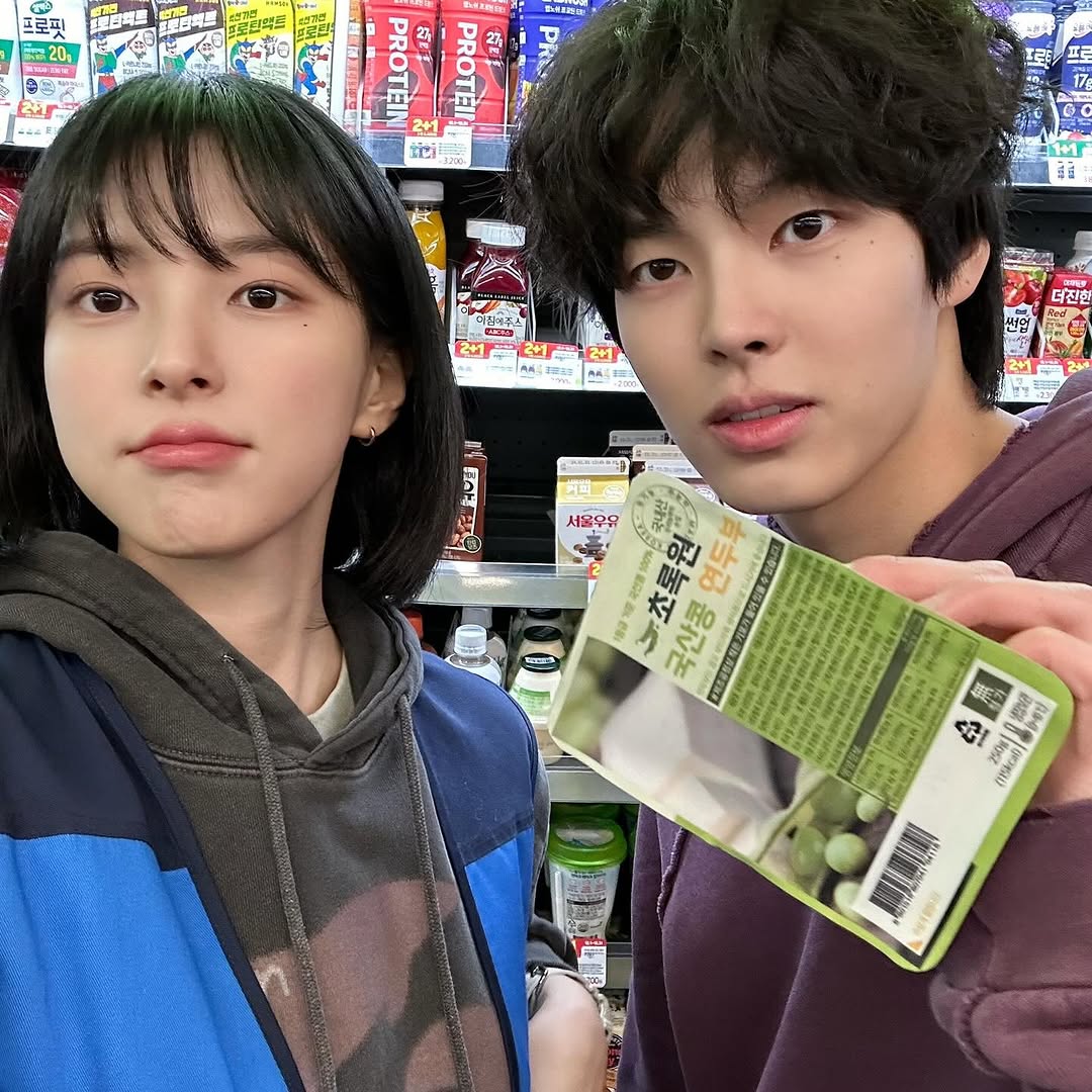 kdrama_menfess's tweet image. •kdm• 🔥 Study Group 🔥 Shin Soo Hyun instagram update with Park Yoon Ho

Si kembar Jiwoo Hyunwoo, the real perfect casting! Sampai tahi lalat dibawah mata pun sama