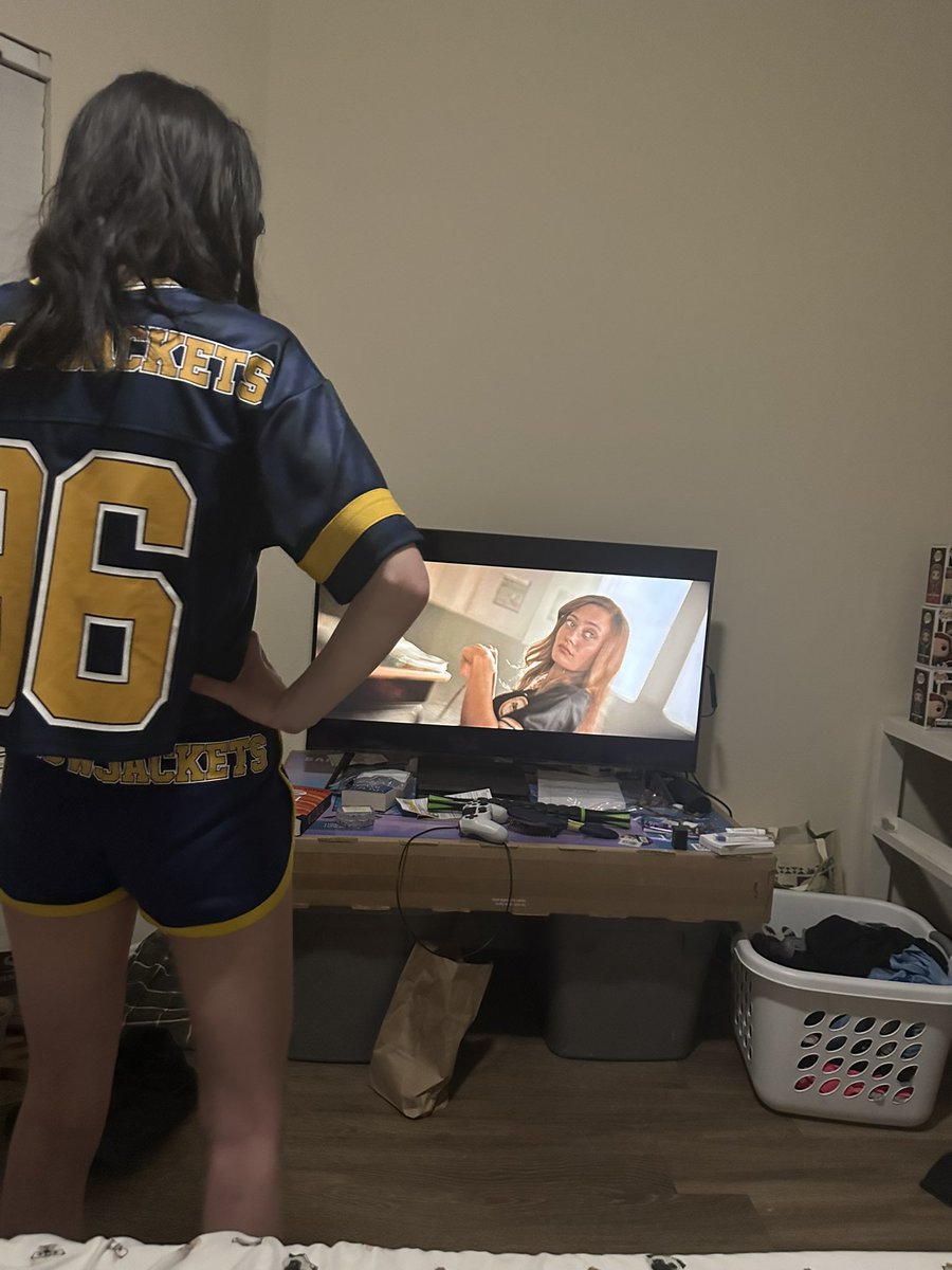 bro thinks she’s part of the team #yellowjackets