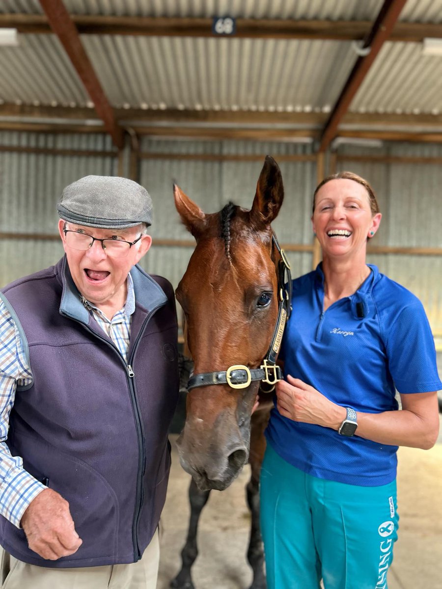 We can’t believe how well he’s still going either, Father B! TRIPLE EIGHT &amp; Kerryn Manning combine for a #teamteal winner at Geelong in the Yabby Dam Farms Pace. MR 1:52.9
#betavet