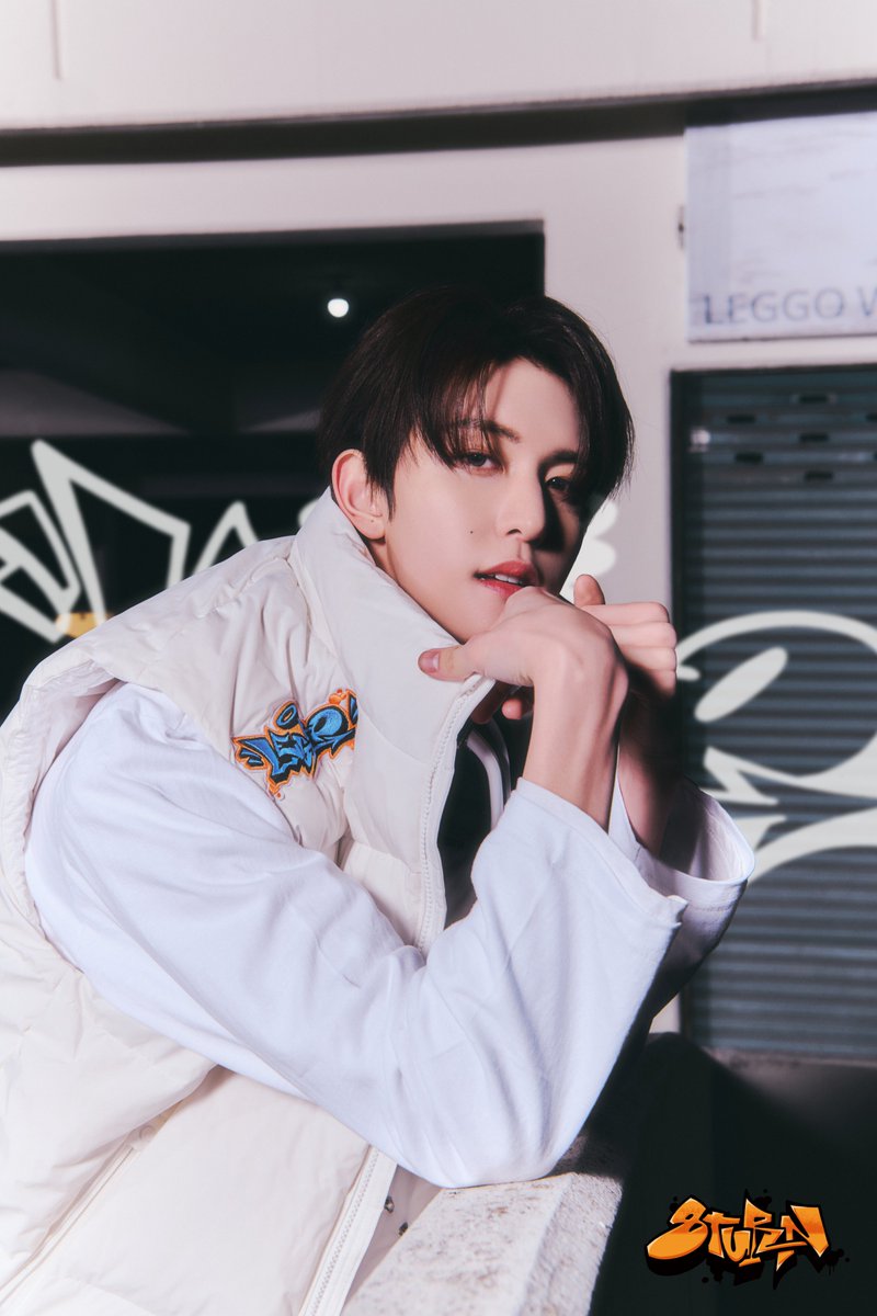 8TURN 1st Single Album [LEGGO] 𝑪𝑶𝑵𝑪𝑬𝑷𝑻 𝑷𝑯𝑶𝑻𝑶 #3 KYUNG