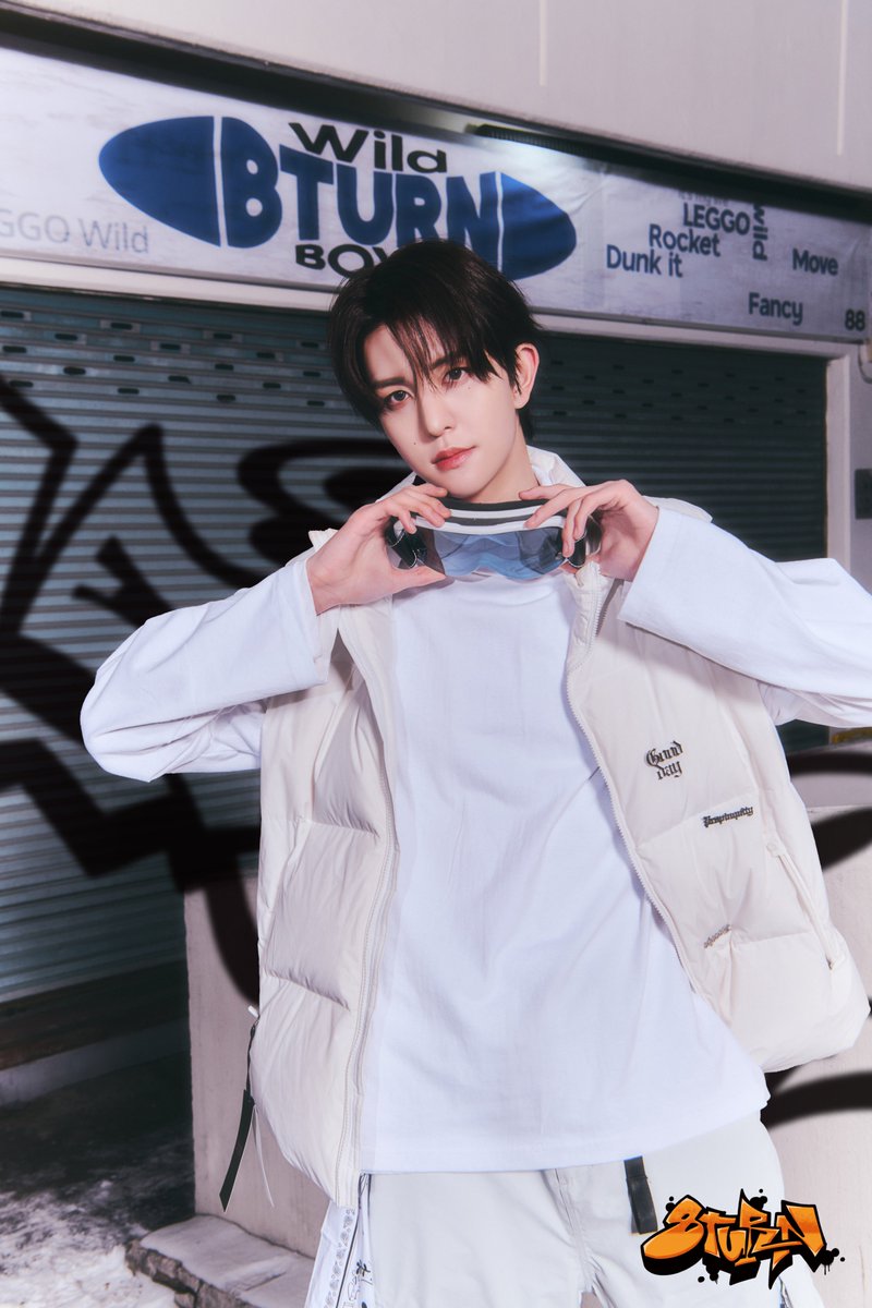 8TURN 1st Single Album [LEGGO]
𝑪𝑶𝑵𝑪𝑬𝑷𝑻 𝑷𝑯𝑶𝑻𝑶 #3 
KYUNG MIN

💿 ALBUM RELEASE
2025.03.04 TUE 6PM (KST)

#8TURN #에잇턴 #エイトターン
#경민 #KYUNGMIN #ギョンミン
#LEGGO
#8TURN_LEGGO