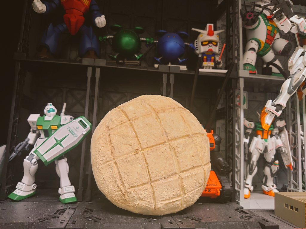 lamasan00's tweet photo. 仕事で使うメロンパンを紙粘土で作りました。
美味しそうには……見えない…(;つД｀)
 
#紙粘土
#メロンパン https://t.co/enw7c3lG7u