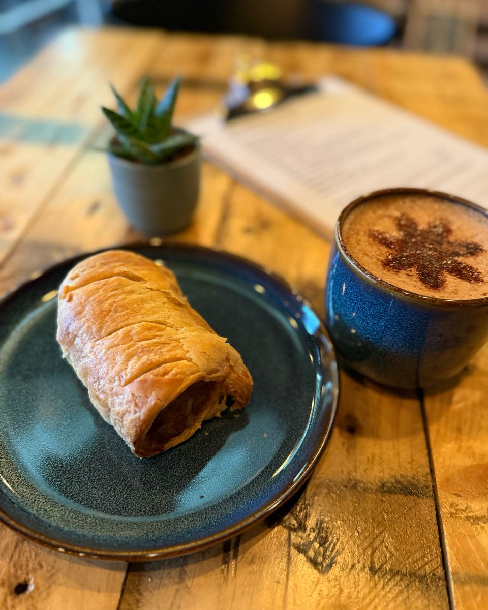 📆𝐓𝐎𝐃𝐀𝐘…. ⁣⁣
⁣⁣
🧀𝐒𝐌𝐎𝐊𝐄𝐇𝐎𝐔𝐒𝐄 𝐒𝐇𝐎𝐏 𝐎𝐏𝐄𝐍 ☕️⁣⁣
 𝟖𝐀𝐌 - 𝟏𝟐𝐏𝐌 ⁣- 🥓𝘚𝘌𝘙𝘝𝘐𝘕𝘎 𝘉𝘙𝘌𝘈𝘒𝘍𝘈𝘚𝘛🥓 + 𝘚𝘈𝘜𝘚𝘈𝘎𝘌 𝘙𝘖𝘓𝘓𝘚⁣ + 𝘗𝘈𝘚𝘛𝘌𝘓 𝘋𝘌 𝘕𝘈𝘛𝘈𝘚 🇵🇹
⁣⁣