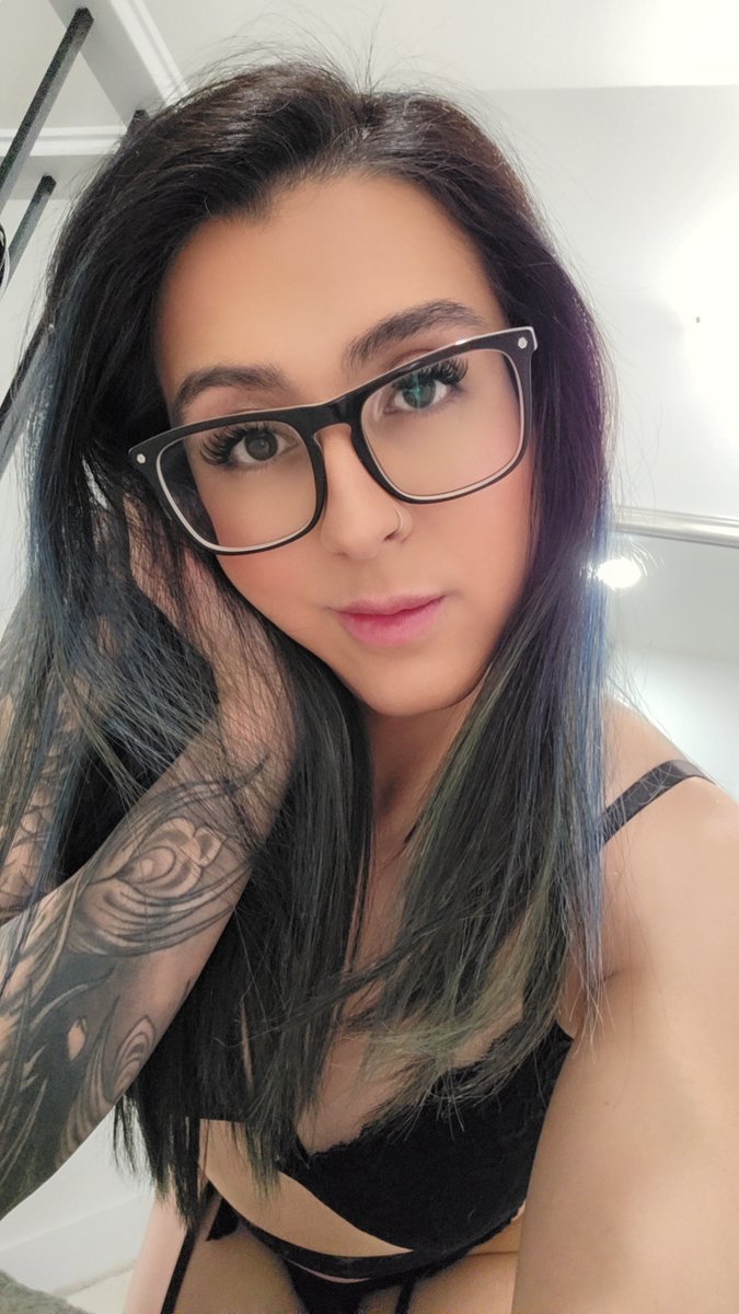olivenextd00r's tweet photo. Like if you need a kissssss💋 https://t.co/VJH1pEcbyt